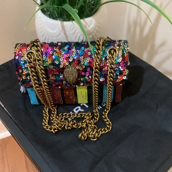 Kurt Geiger London Mini Kensington Sequin Crossbody Bag
KURT GEIGER LONDON - Picture 14 of 15